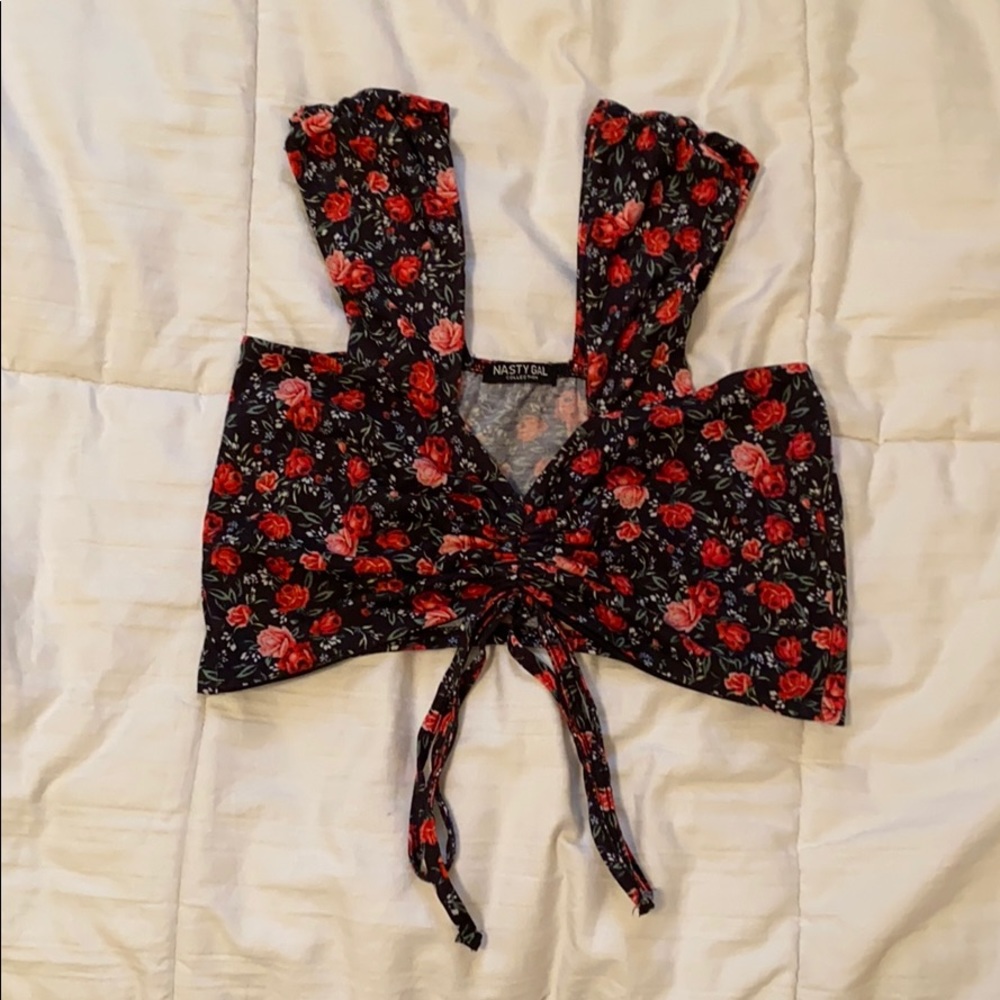 Super cute rose covered nasty gal top